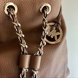 MICHAEL KORS Acorn Leather Bucket Bag